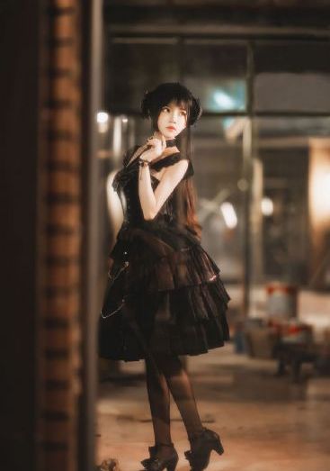 厨房里抱着岳丰满大屁股毛毛_超清全集免费观看
