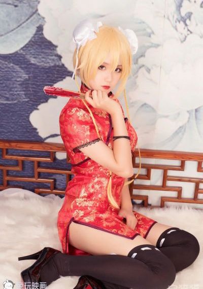 日韩模特汽车美女_4K电影免费在线