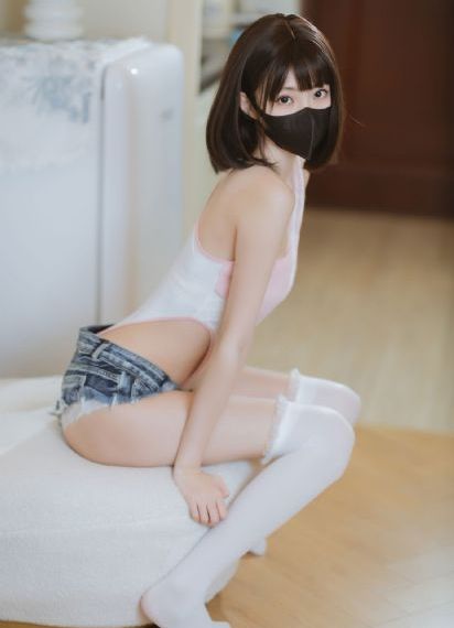 免费午夜在线欧美整片_云播放粤语日本成人在线