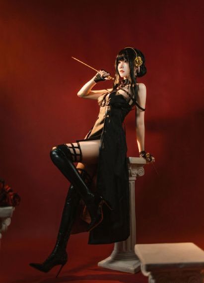 欧美小女人_十万网红美女美酱