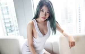 欧美风街拍头像女生_BD版国语迅雷下载