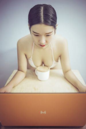 欧美劲爆歌曲视频_蓝光在线视频播放