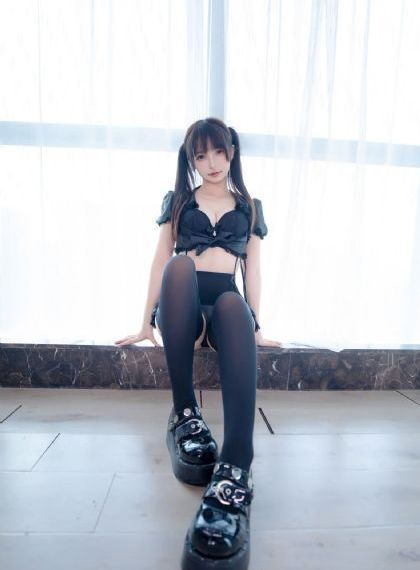 欧美运动裤街拍_BT种子搜索